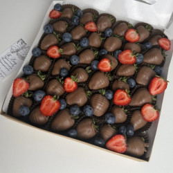 Клубника в шоколаде набор 1000 г